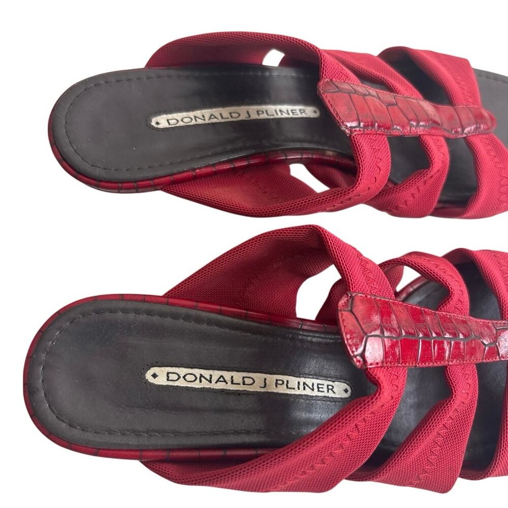 Donald J Pliner Hizzy 6M Red Stretch Slide Sandals Made in Spain Kitten Heel - Picture 3 of 6